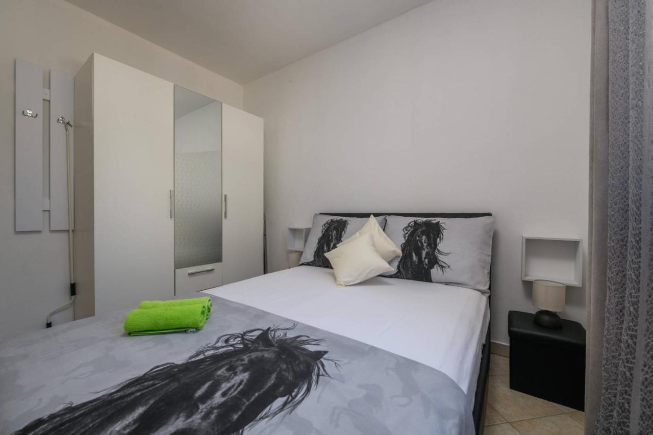 Apartment Sea Premantura Kültér fotó